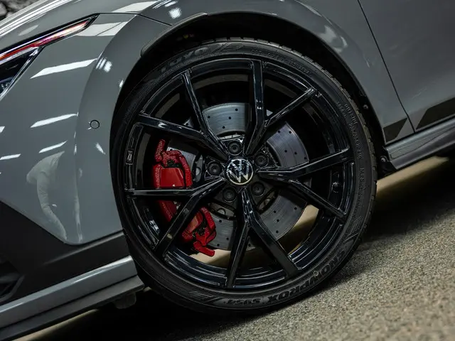 Volkswagen Golf 2.0 TSI GTI Clubsport 2024 Benzine 2