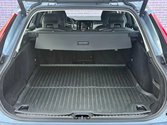 Volvo V90 2.0 T5 Momentum 2018 Benzine 25