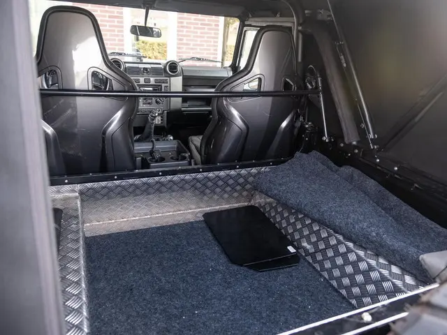 Land Rover Defender 2.2 D Soft Top 90" E 2014 Diesel 46