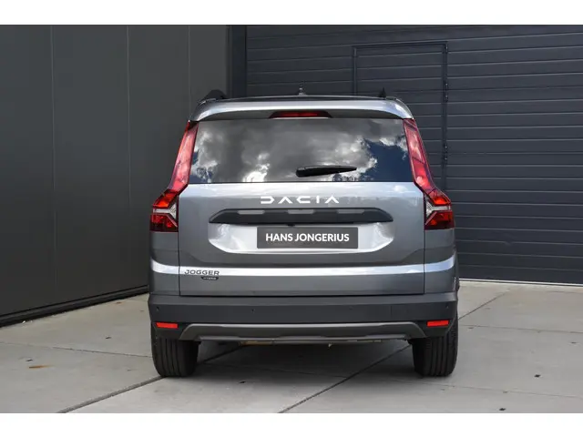Dacia Jogger Hybrid 140 Expression 2025 Hybride Benzine 7