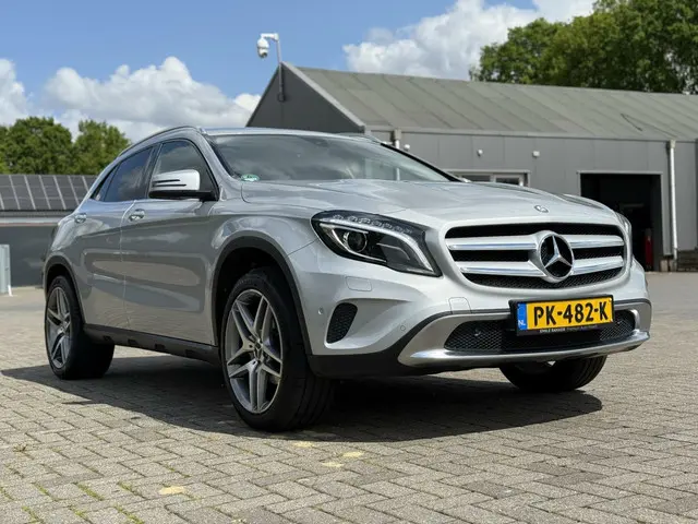 Mercedes-Benz GLA 200 Prestige 2016 Benzine 31