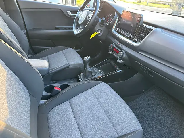 Kia Stonic Dynamic Plus Line 1.0 2022 Hybride Benzine 13