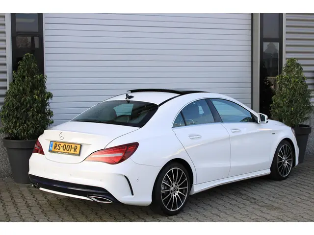 Mercedes-Benz CLA 180 AMG 2018 Benzine 35