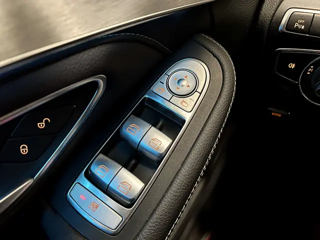 Mercedes-Benz C-Klasse C63 AMG 2017 Benzine 26