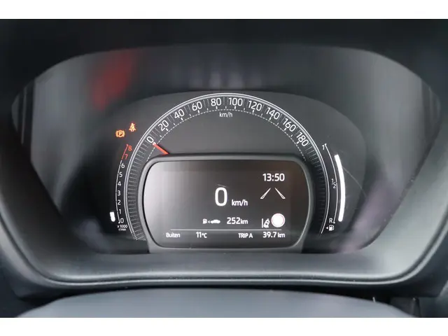 Toyota Aygo X 1.0 VVT-i Envy Cabrio 2022 Benzine 13