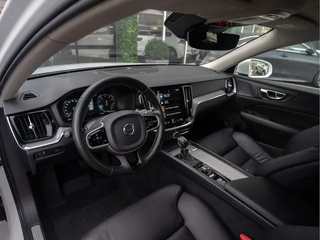 Volvo V60 2.0 T4 Inscription 2021 Benzine 14