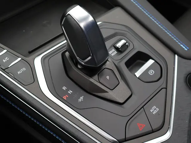 Lynk & Co 01 1.5 2025 Hybride Benzine 24