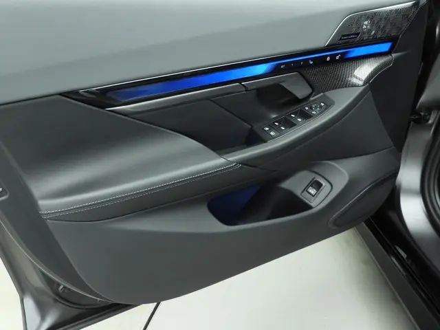 BMW i5 M60 xDrive 2024 Elektrisch 24