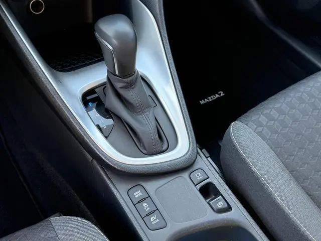 Mazda 2 Hybrid 1.5 Pure 2023 Hybride Benzine 11