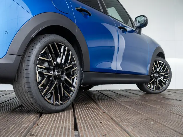 MINI 5-Deurs Cooper C 2024 Benzine 37