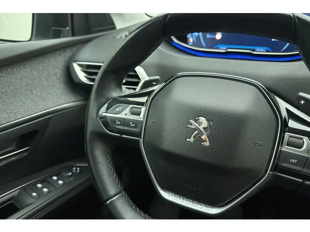 Peugeot 5008 1.2 PureTech Allure 2018 Benzine 21