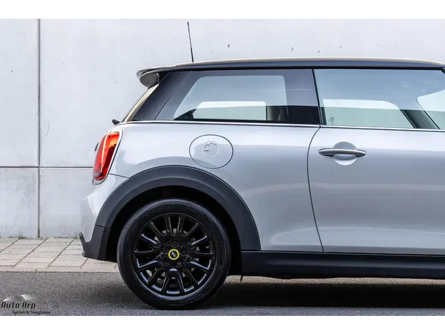 MINI Electric Mini MINI Electric 33 kWh 2022 Elektrisch 4