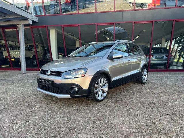 Volkswagen Polo 1.2 TSI Highline 2016 Benzine