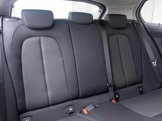 BMW 1 Serie 118i 2022 Benzine 11