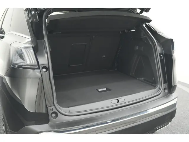 Peugeot 3008 1.2 Hybrid 136 GT 2024 Hybride Benzine 68