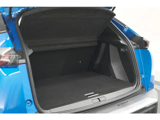 Peugeot 2008 PureTech 130 Allure 2020 Benzine 64