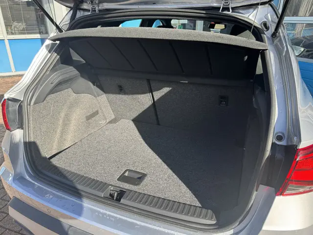 SEAT Arona 1.0 TSI Xperience Connect 2022 Benzine 18