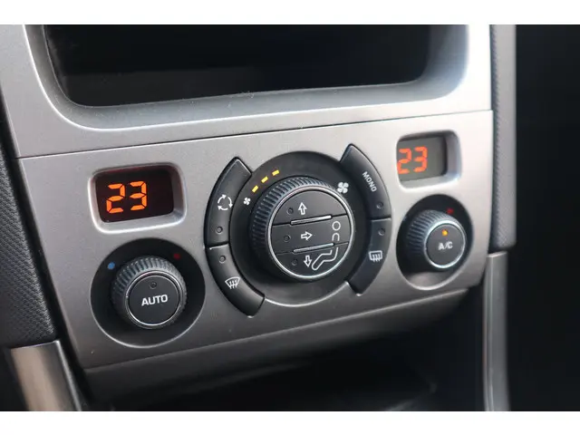 Peugeot 308 1.6 THP Sportium 2013 Benzine 22