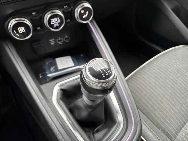 Renault Clio 1.0 TCe Intens 2021 Benzine 17