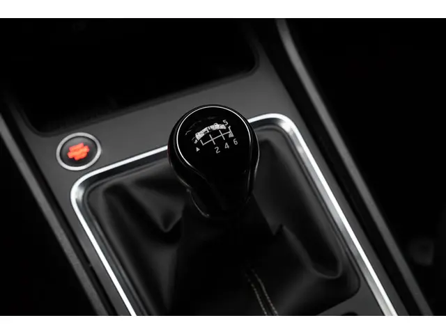 SEAT Ateca 1.5 TSI 2021 Benzine 37