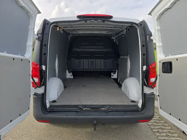 Mercedes-Benz Vito 111 CDI L2 H1 2017 Diesel 5