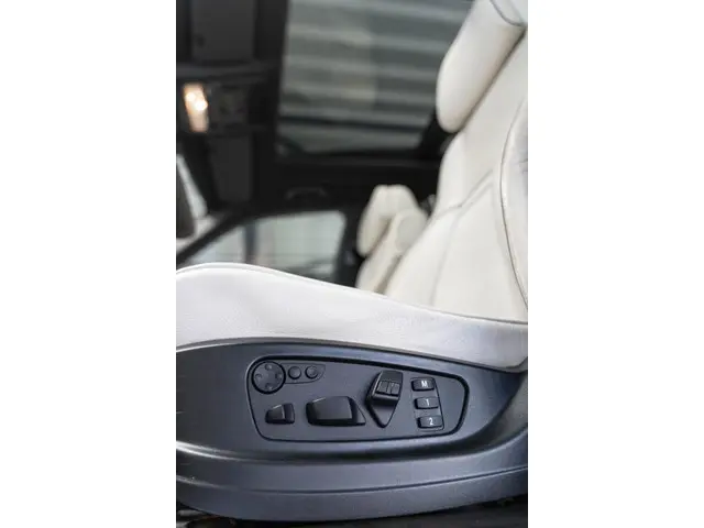 BMW X5 4.4i M 556 PK Akrapovic Full Option 2012 Benzine 12