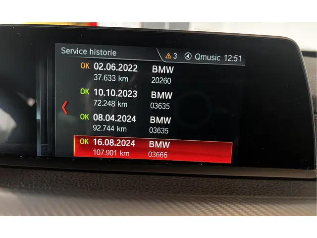 BMW 3 Serie Touring 318i M Sport 2019 Benzine 11