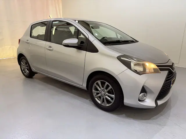 Toyota Yaris HB 1.0 VVt-i Aspiration 2015 Benzine 38