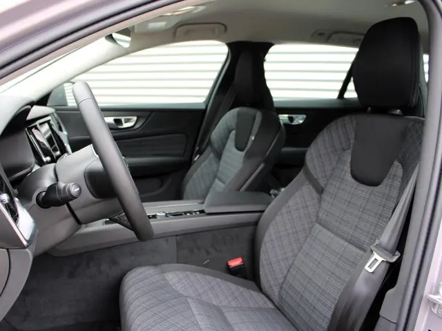 Volvo V60 2.0 B4 Essential Bright 2025 Benzine 11