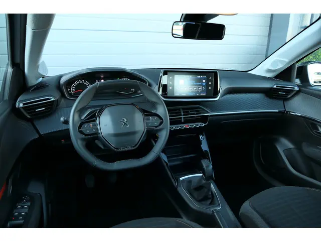 Peugeot 208 1.2 PureTech Active Pack 2022 Benzine 15