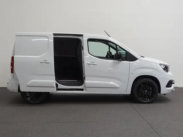 Opel Combo 130pk L1 2023 Diesel 40