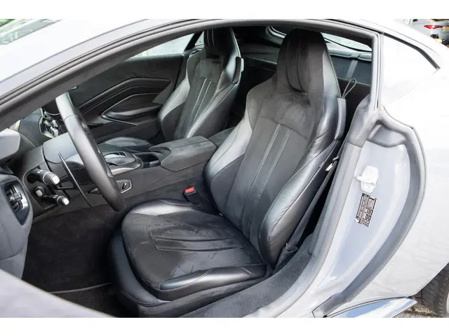 Aston Martin V8 Vantage 4.0 2018 Benzine 14