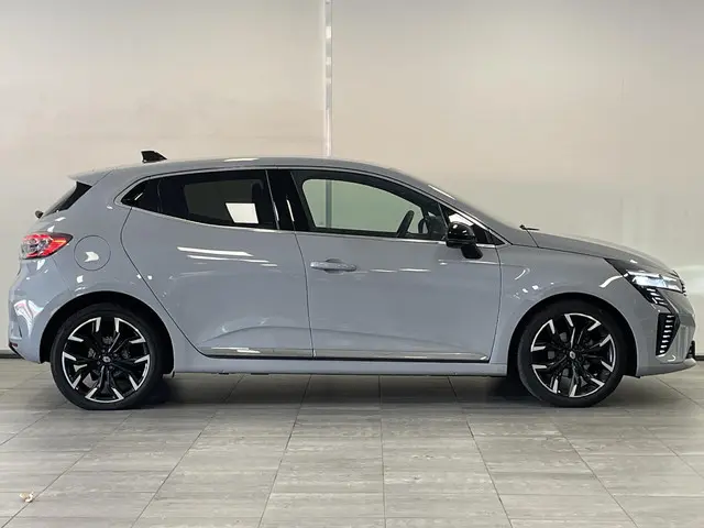 Renault Clio 1.0 TCe 90 GPF techno 2024 Benzine 24