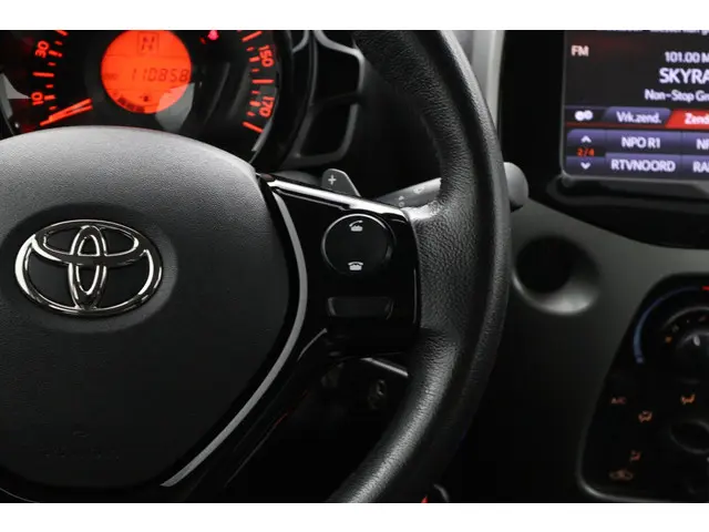 Toyota Aygo 1.0 VVT-i x-play 2017 Benzine 21