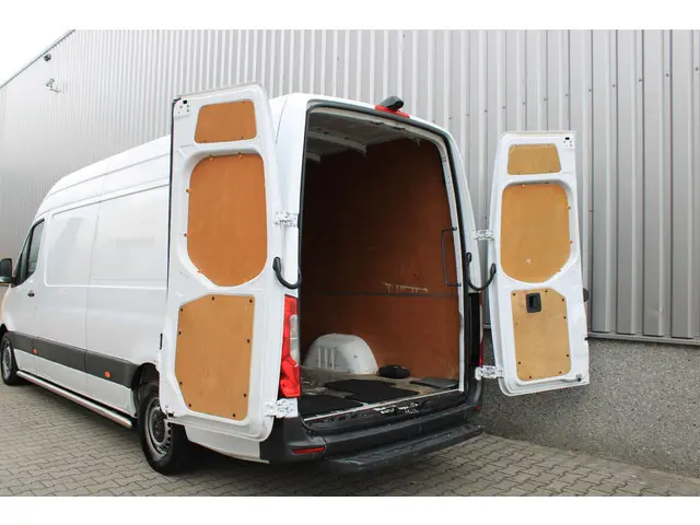 Mercedes-Benz Sprinter 311 2.2 CDI L3H2 2020 Diesel 11