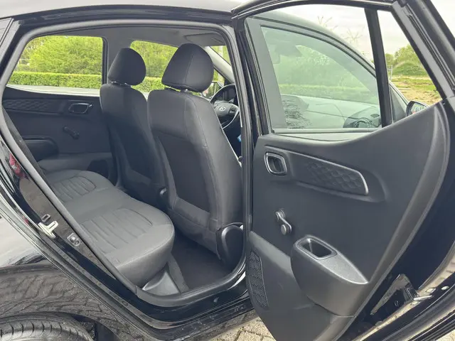 Hyundai i10 1.0 Comfort 5-zits 2022 Benzine 19