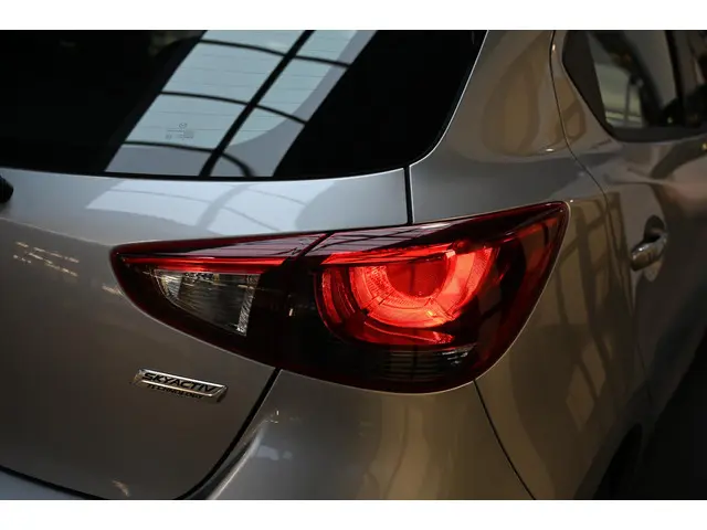Mazda 2 Skyactiv-G 90 5MT Dynamic+ 2018 Benzine 6