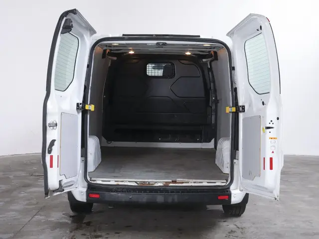 Ford Transit Custom L2H1 Trend 2020 Diesel 9