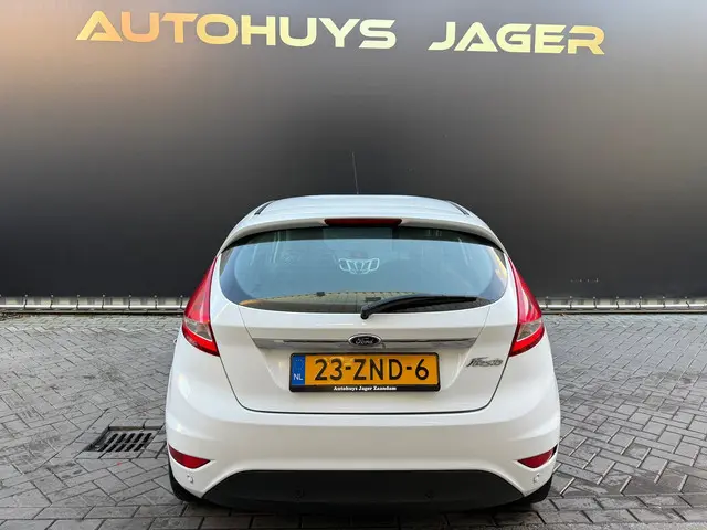 Ford Fiesta 1.25 Titanium 2013 Benzine 6