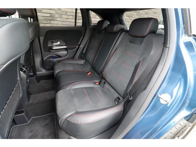 Mercedes-Benz GLA 250 e AMG Line 2022 Hybride Benzine 11