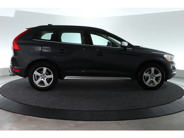 Volvo XC60 3.2 AWD R-Design 2012 Benzine 7
