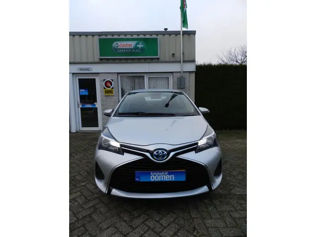 Toyota Yaris 1.5 Hybrid Aspiration 2015 Hybride Benzine 10