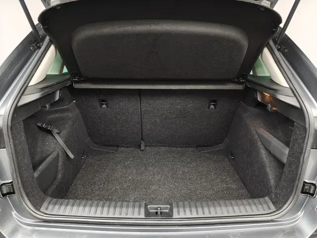 Škoda Kamiq 1.0 TSI Business Edition 2025 Benzine 9