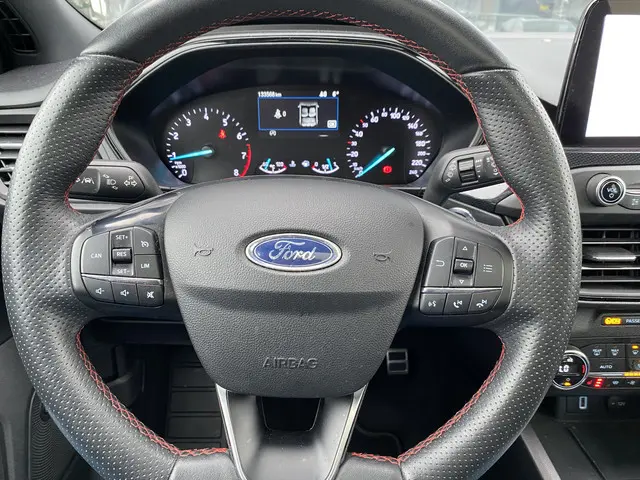 Ford Focus 1.0 EcoBoost ST Line Business 2020 Benzine 20