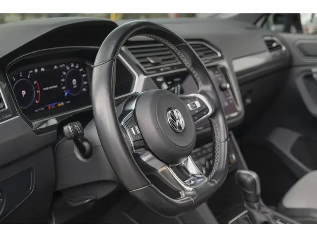 Volkswagen Tiguan 1.5 TSI R-Line Highline 2021 Benzine 8