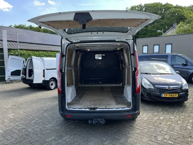 Ford Transit Custom 290 2.2 TDCI L2H2 Tr 2015 Diesel 14