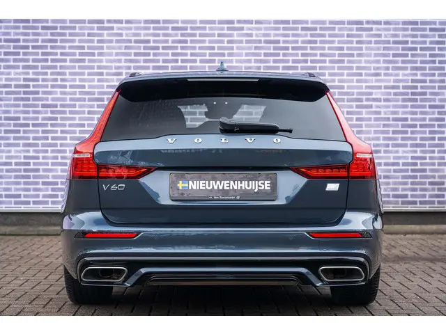 Volvo V60 T6 Recharge AWD R-Design 2022 Hybride Benzine 5