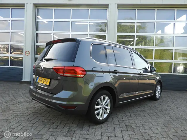 Volkswagen Touran 1.6 TDI 7 persoons Highline 2016 Diesel 7