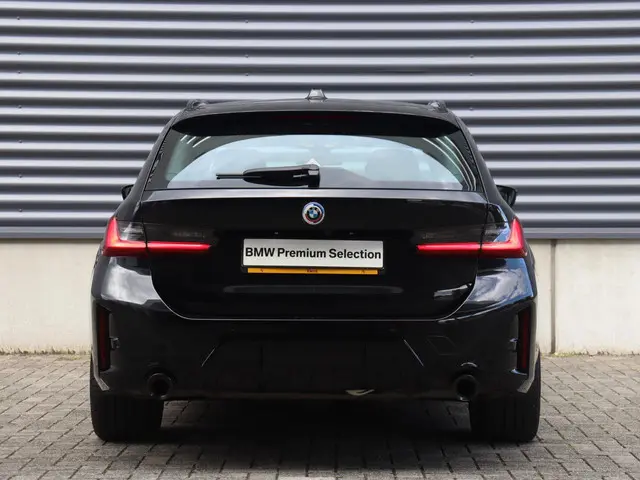 BMW 3 Serie Touring 320e 2023 Hybride Benzine 4