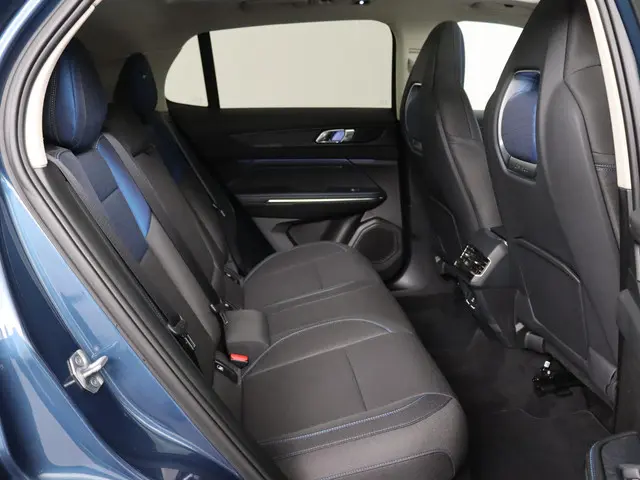 Lynk & Co 01 1.5 2022 Hybride Benzine 38